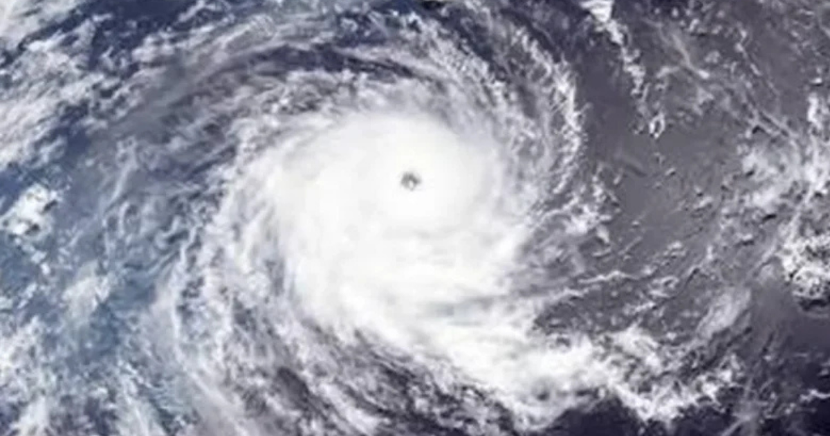 Tempestade extremamente perigosa deve atingir nas próximas horas o bra…ver mais