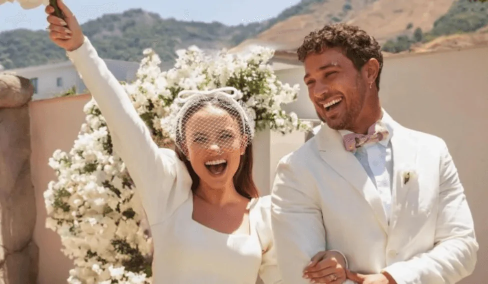 Jornalista Revela Detalhe Que Ninguém Sabia Sobre O Casamento De Larissa Manoela; ‘Eles Contrataram Uma Stri… Ver Mais