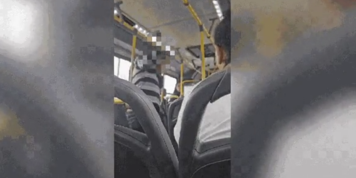 Idoso sofre agr3ssão e responde de forma inesperada em ônibus; veja o vídeo s… Ver Mais