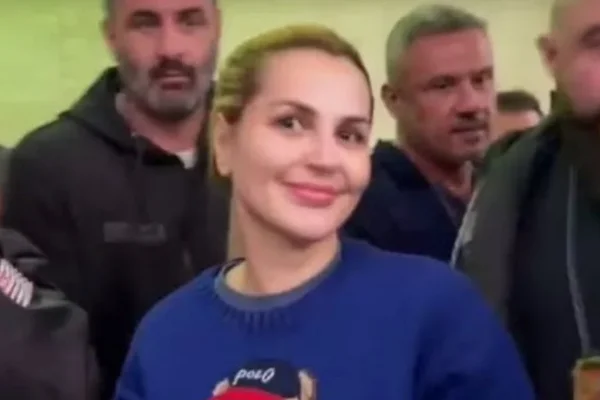 URGENTE: Atentado Contra Flávio Bolsonaro Vem À Tona, Deolane Seria A Man… Ver Mais